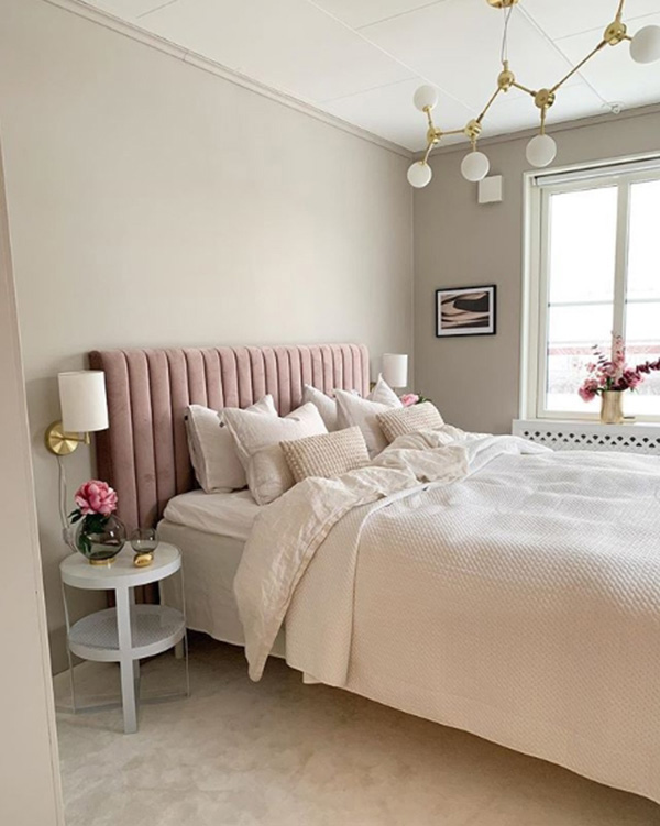 Un dormitorio cálido pintado de greige