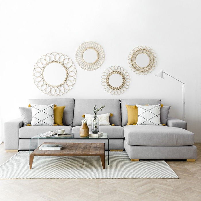 Un precioso salón con un sofá gris como protagonista  Decoración sofá  gris, Cojines para sala gris, Decoración de unas