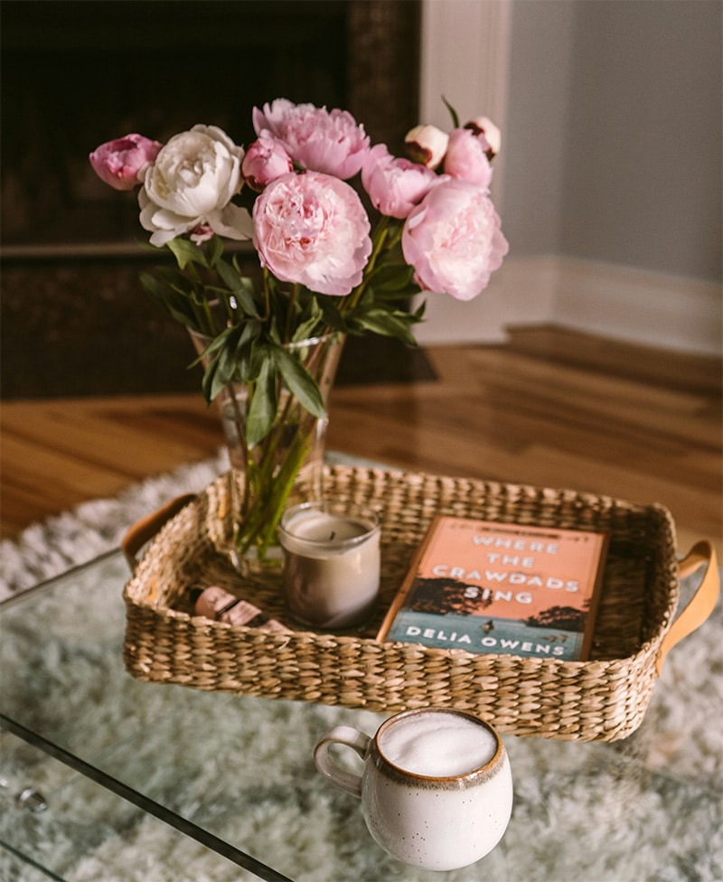 Decoración sensorial con flores en casa